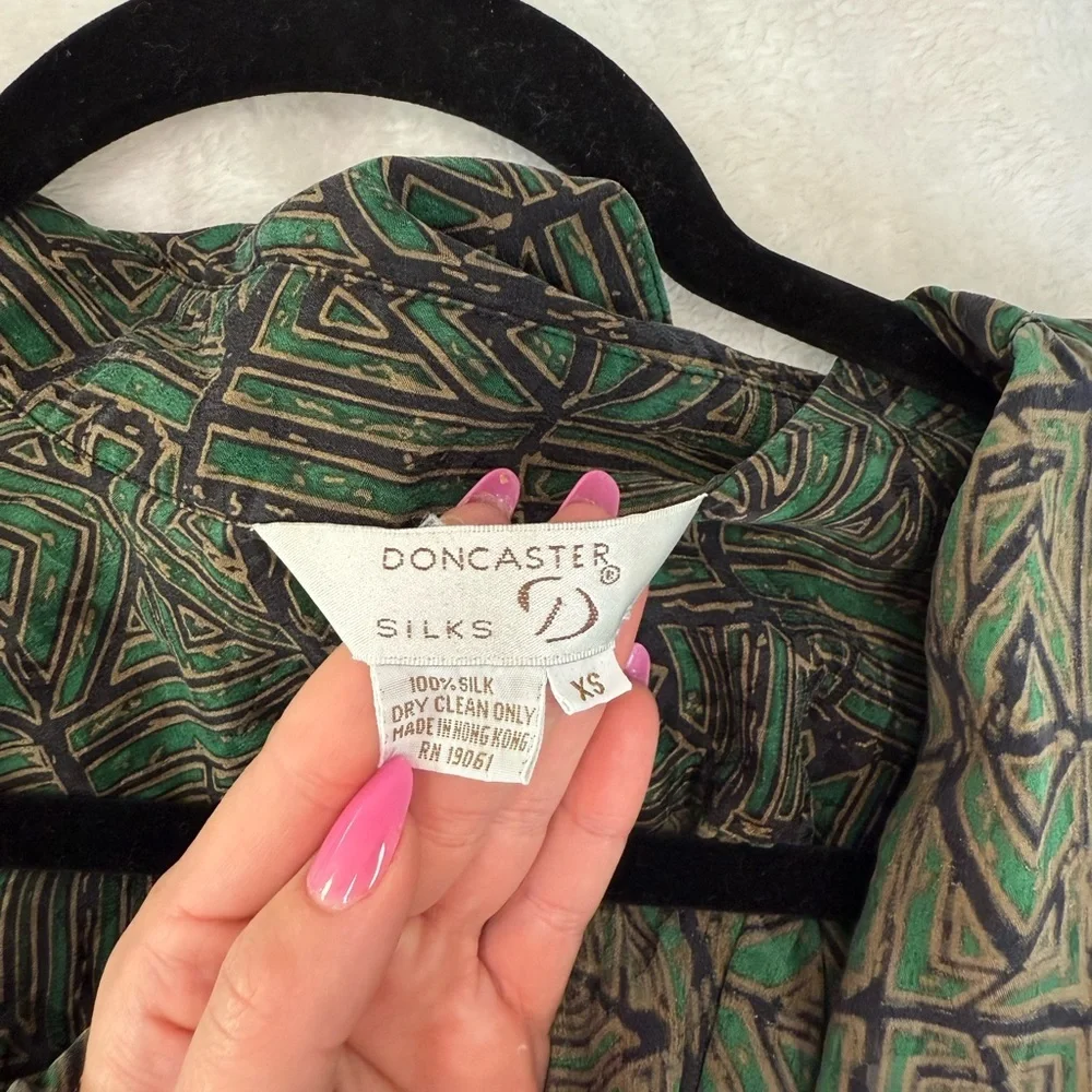 Vintage Doncaster Silk Green and Black Patterned Blouse With Neck Tie - Picture 3 of 7